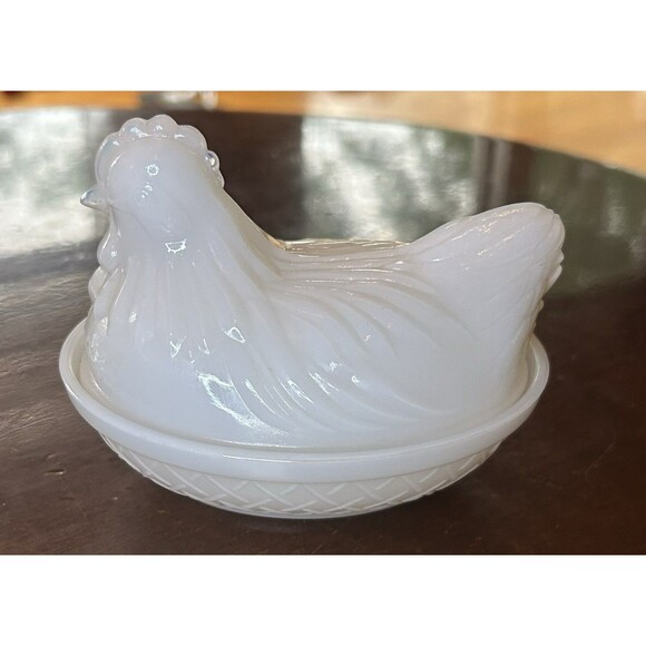 Hen on Nest Hazel Atlas Ring of Fire White Milk Glass Mini Candy Dish  1940s 3” - Picture 1 of 8